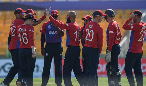 इंग्लैंड ने बंगलादेश को आठ विकेट से पीटा
