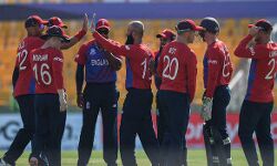 इंग्लैंड ने बंगलादेश को आठ विकेट से पीटा