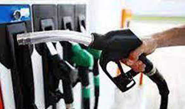 दुनिया में सस्ता लेकिन देश में पेट्रोल डीजल में महंगाई जारी