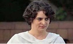 पीड़ित किसानों का दुःख बाँटने ललितपुर पहुँचीं प्रियंका पीड़ित किसानों का दुःख बाँटने ललितपुर पहुँचीं प्रियंका