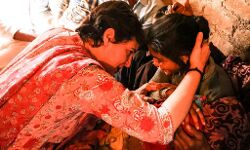 प्रियंका ने पीड़ित परिवारों से मुलाकात कर पीड़ा की साझा-सरकार पर कसा तंज प्रियंका ने पीड़ित परिवारों से मुलाकात कर पीड़ा की साझा-सरकार पर कसा तंज