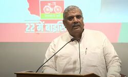 सियासी अनुभवी हरेन्द्र बोले- आ जाती है अखिलेश के शासन काल की याद सियासी अनुभवी हरेन्द्र बोले- आ जाती है अखिलेश के शासन काल की याद