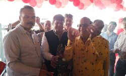 समाजसेवी मनीष चौधरी ने किया जैन फूड हब का उद्घाटन समाजसेवी मनीष चौधरी ने किया जैन फूड हब का उद्घाटन