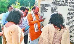 योगी के मंत्री हुए पूर्व PM मनमोहन के मुरीद-बोले उनके सपनों को पूरा करें