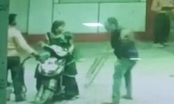 हिस्ट्रीशीटर की करतूत से छोटी और बड़ी बहन परेशान-पुलिस नहीं लगा रही लगाम हिस्ट्रीशीटर की करतूत से छोटी और बड़ी बहन परेशान-पुलिस नहीं लगा रही लगाम