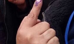 बिहार में विधानसभा उपचुनाव के लिए मतदान शुरू बिहार में विधानसभा उपचुनाव के लिए मतदान शुरू