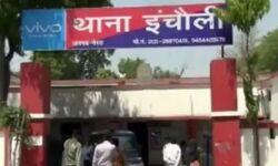 नहीं थी हेड लाइट-हाईवे पर ट्रैक्टर ट्रॉली में जा घुसी बाइक, दो मरे नहीं थी हेड लाइट-हाईवे पर ट्रैक्टर ट्रॉली में जा घुसी बाइक, दो मरे