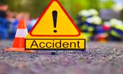 पुल से गिरी ट्रैक्टर ट्राली, 11 लोगों की मौत, 24 से ज्यादा लोग हुए घायल पुल से गिरी ट्रैक्टर ट्राली, 11 लोगों की मौत, 24 से ज्यादा लोग हुए घायल