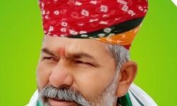 टिकैत का अल्टीमेटम-टेंट गिराने की कोशिश की तो दफ्तरों को बना देंगे मंडी टिकैत का अल्टीमेटम-टेंट गिराने की कोशिश की तो दफ्तरों को बना देंगे मंडी