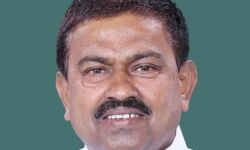 केंद्रीय गृह राज्यमंत्री की कार पर फेंके गए अंडे और दिखाये काले झंडे केंद्रीय गृह राज्यमंत्री की कार पर फेंके गए अंडे और दिखाये काले झंडे