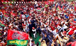 अखिलेश ने साधा भाजपा पर निशाना अखिलेश ने साधा भाजपा पर निशाना