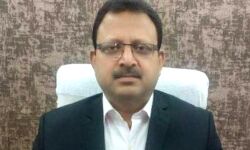 सभासदों ने DM से की EO की शिकायत