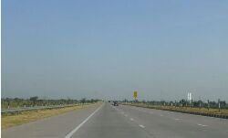 सनसनीखेज-नाबालिक लड़के की हत्या कर एक्सप्रेस वे पर लटकाया सनसनीखेज-नाबालिक लड़के की हत्या कर एक्सप्रेस वे पर लटकाया