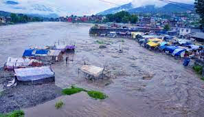 अचानक आयी बाढ़ में छह लोगों की मौत, तीन लापता