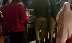 पटाखे छोड़ने के विवाद में मारपीट-बाइक में लगी आग पटाखे छोड़ने के विवाद में मारपीट-बाइक में लगी आग