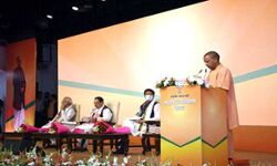 अगले साल मार्च तक राशन मुफ्त देगी योगी सरकार