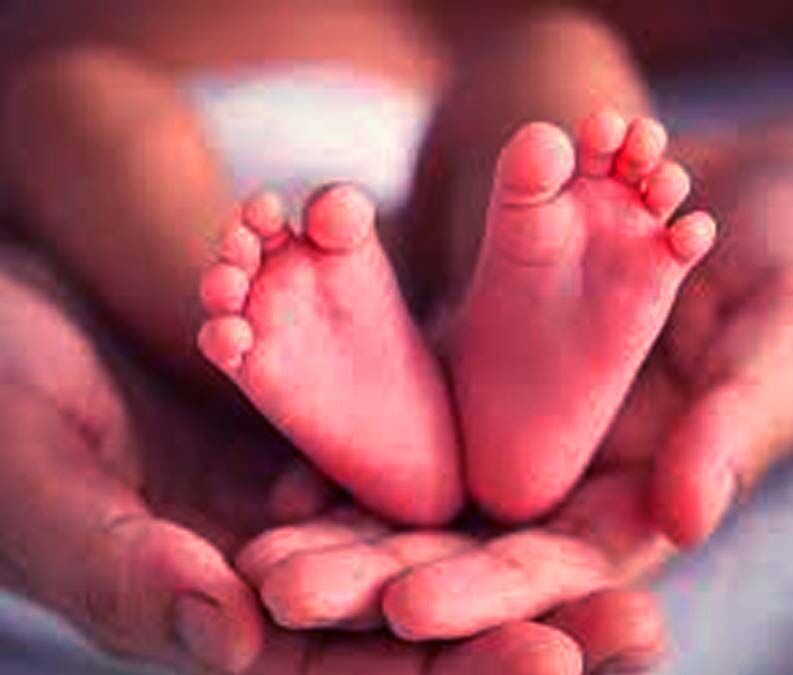 कुदरत का करिश्मा- लंबी पूंछ के साथ बच्चे ने लिया जन्म कुदरत का करिश्मा- लंबी पूंछ के साथ बच्चे ने लिया जन्म