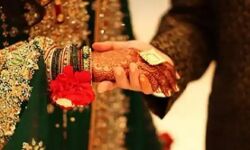 शादी में बजा बैंड व डीजे, हुई आतिशबाजी-काजी का निकाह पढ़ाने से इंकार शादी में बजा बैंड व डीजे, हुई आतिशबाजी-काजी का निकाह पढ़ाने से इंकार