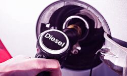 डीजल में दी राहत का जनता को नहीं मिला फायदा-सब कुछ जस का तस डीजल में दी राहत का जनता को नहीं मिला फायदा-सब कुछ जस का तस