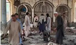 जुमे की नमाज के लिए मस्जिद में पहुंचे लोगों को निशाना बनाकर धमाका जुमे की नमाज के लिए मस्जिद में पहुंचे लोगों को निशाना बनाकर धमाका