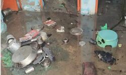 मां की हत्या कर मकान को लगाई आग और कूद गया ट्रेन के आगे मां की हत्या कर मकान को लगाई आग और कूद गया ट्रेन के आगे