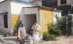 चेयरमैन ने औचक निरीक्षण कर जांची मिड डे मील की गुणवत्ता चेयरमैन ने औचक निरीक्षण कर जांची मिड डे मील की गुणवत्ता