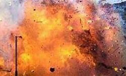 बम धमाके में दो पुलिसकर्मियों की मौत