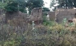 गांव में है भूत?- 15 साल से पड़ा हुआ है वीरान- जानें वजह गांव में है भूत?- 15 साल से पड़ा हुआ है वीरान- जानें वजह