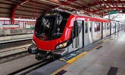 लॉकडाउन हटने के बाद तेजी से वापस लौट रहे लखनऊ मेट्रो के यात्री लॉकडाउन हटने के बाद तेजी से वापस लौट रहे लखनऊ मेट्रो के यात्री