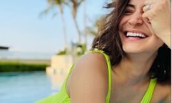 अनुष्का शर्मा ने फोटो किया शेयर- यूजर बोला नीचे कुछ पहना नहीं है क्या?