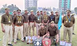 वार्षिक शूटिंग में शामिल होने गई मुजफ्फरनगर पुलिस टीम ने बटोरे ईनाम वार्षिक शूटिंग में शामिल होने गई मुजफ्फरनगर पुलिस टीम ने बटोरे ईनाम