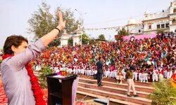 महिलाओं से बोली प्रियंका-शस्त्र उठा लो द्रौपदी, अब गोविंद नहीं आएंगे महिलाओं से बोली प्रियंका-शस्त्र उठा लो द्रौपदी, अब गोविंद नहीं आएंगे