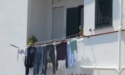 PM का दौरा-बालकनी और खिड़की में कपड़े फैलाने पर लगी रोक