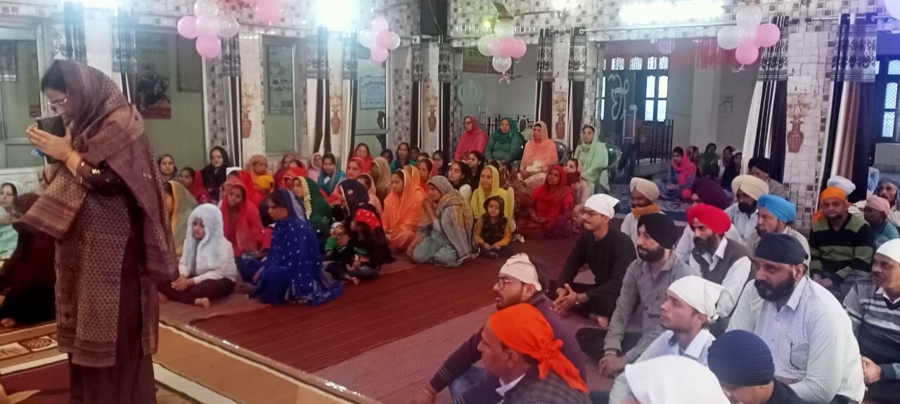 गुरु नानक देव के प्रकाशोत्सव पर सजा दीवान, हुए शब्द कीर्तन