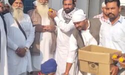 झूमे किसान, कहीं लगाई अरदास तो कहीं नाच गाने का दौर, कराया मुंह मीठा झूमे किसान, कहीं लगाई अरदास तो कहीं नाच गाने का दौर, कराया मुंह मीठा