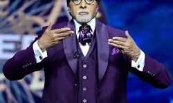 अमिताभ बच्चन ने फोटो अपलोड कर लिखीं यह बात- फैंस बोला मच्छर मार रहे हो क्या अमिताभ बच्चन ने फोटो अपलोड कर लिखीं यह बात- फैंस बोला मच्छर मार रहे हो क्या