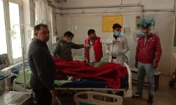 मोर्चरी में 7 घंटे तक रखे मुर्दे में पोस्टमार्टम के समय बड़ी जान मची भगदड़ मोर्चरी में 7 घंटे तक रखे मुर्दे में पोस्टमार्टम के समय बड़ी जान मची भगदड़