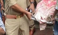 शादी के महज 5 दिनों में पति ने देखा पत्नी का यह रंग, उठाया यह कदम शादी के महज 5 दिनों में पति ने देखा पत्नी का यह रंग, उठाया यह कदम