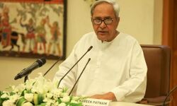 CM पर युवाओं ने फेंके अंडे और दिखाएं काले झंडे CM पर युवाओं ने फेंके अंडे और दिखाएं काले झंडे