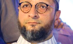 मौकापरस्त दलों के बहकावे में न आयें मुस्लिम: ओवैसी मौकापरस्त दलों के बहकावे में न आयें मुस्लिम: ओवैसी