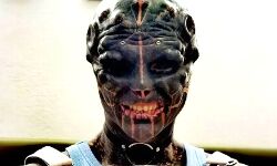 एलियन बनने के लिये व्यक्ति ने कटवाये होंठ, उंगलिया और नाक- फोटो वायरल एलियन बनने के लिये व्यक्ति ने कटवाये होंठ, उंगलिया और नाक- फोटो वायरल