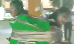 चोरी करते पकड़े गये कपल- कपड़े उतरवाकर कर दिया शरीर पर पेंट चोरी करते पकड़े गये कपल- कपड़े उतरवाकर कर दिया शरीर पर पेंट