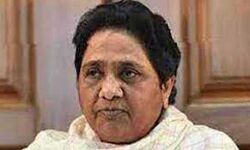 कानून व्यवस्था के मामले मे BJP-SP के नक्शेकदम पर : मायावती कानून व्यवस्था के मामले मे BJP-SP के नक्शेकदम पर : मायावती