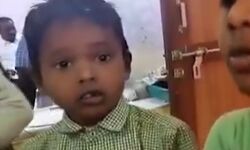 मासूम बचपन-पेंसिल चुराने वाले बच्चे को थाने लेकर पहुंचा मासूम मासूम बचपन-पेंसिल चुराने वाले बच्चे को थाने लेकर पहुंचा मासूम