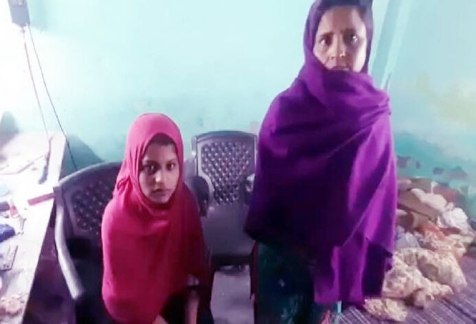 पत्नी के इंकार करते ही चाकू से काट दी पत्नी की गर्दन पत्नी के इंकार करते ही चाकू से काट दी पत्नी की गर्दन