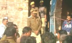 बेटे एवं बेटी के साथ खुद को कमरे में बंद कर सिलेंडर से लगाई आग बेटे एवं बेटी के साथ खुद को कमरे में बंद कर सिलेंडर से लगाई आग