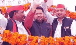 पूर्व सपा सांसद ने उगला जहर-बोले बाबा को भगाएंगे गोरखपुर पूर्व सपा सांसद ने उगला जहर-बोले बाबा को भगाएंगे गोरखपुर