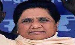 भाजपा, सपा और कांग्रेस के लुभावने वादों से सतर्क रहे जनता: मायावती भाजपा, सपा और कांग्रेस के लुभावने वादों से सतर्क रहे जनता: मायावती