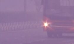 यूपी सरकार की सुप्रीम कोर्ट में दलील-पॉल्यूशन की वजह पाकिस्तान की हवा यूपी सरकार की सुप्रीम कोर्ट में दलील-पॉल्यूशन की वजह पाकिस्तान की हवा