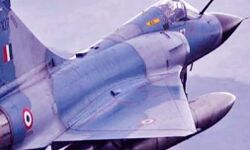 जाम में फंसे ट्रक से उतारकर बदमाश ले गए फाइटर जेट मिराज का टायर जाम में फंसे ट्रक से उतारकर बदमाश ले गए फाइटर जेट मिराज का टायर